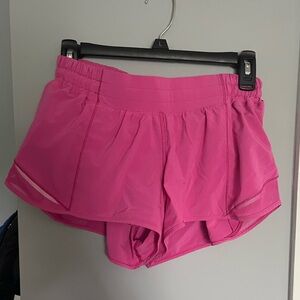 Lululemon Hotty-hot 2.5 inch shorts